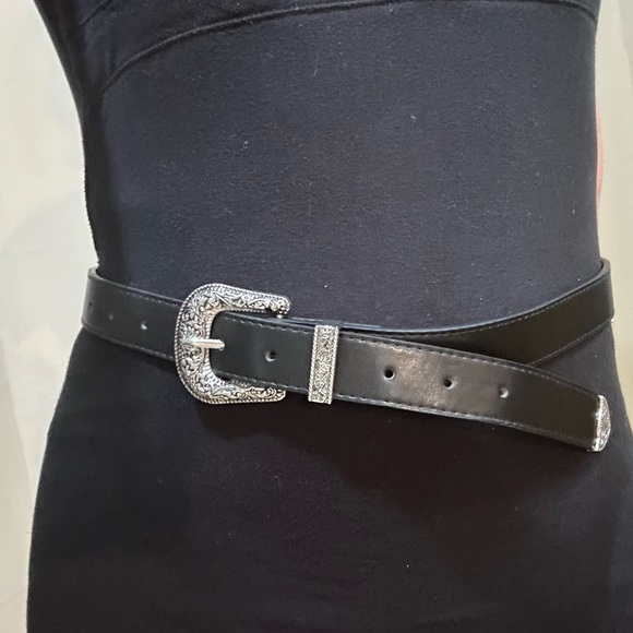 NWOT Black PU Leather Western Belt, Silver Tone Buckle stamped floral design M/L - Picture 2 of 10